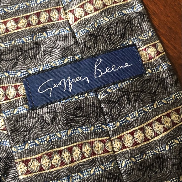 Tie - Picture 3 of 4